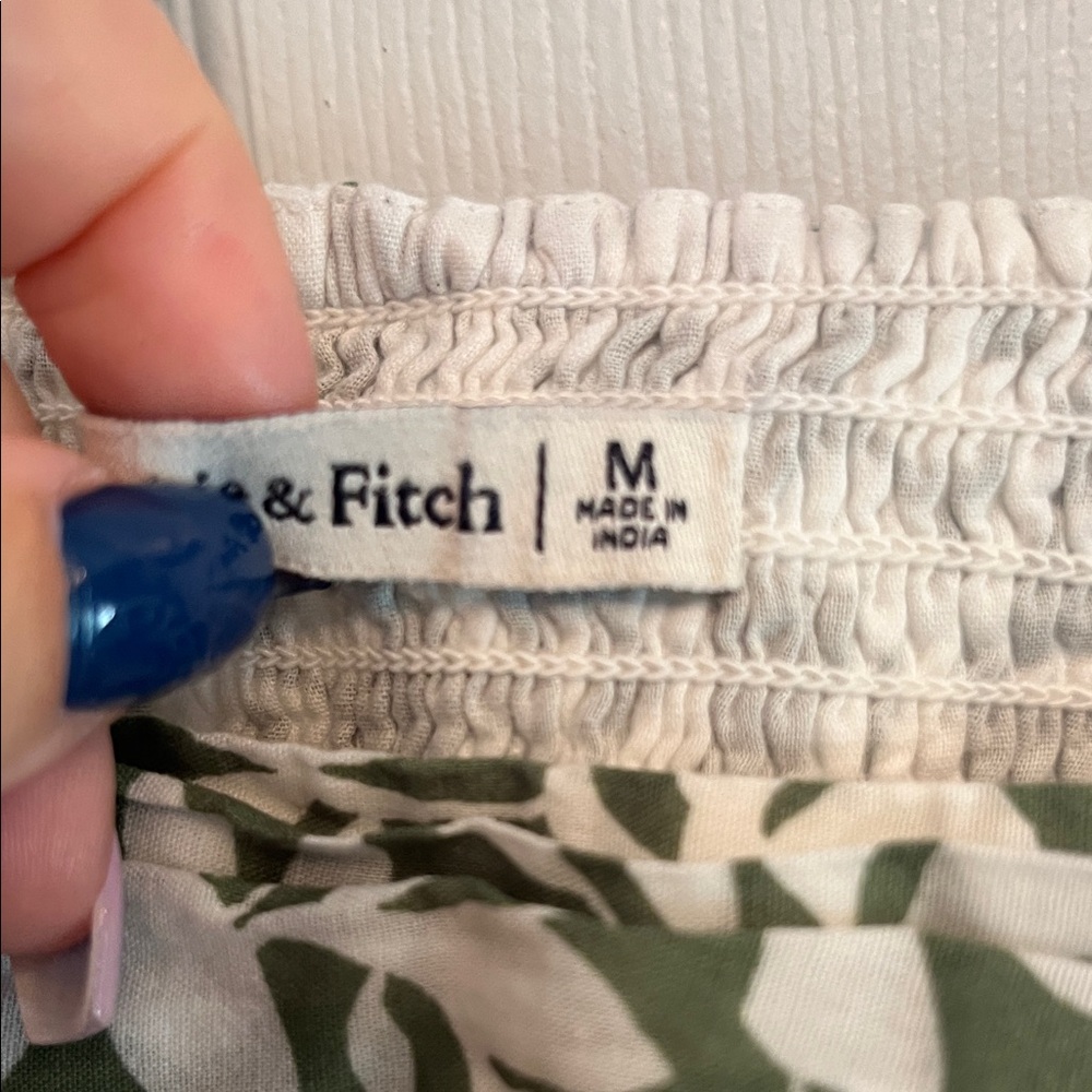 Abercrombie & Fitch Leaf Print Blouse - Picture 3 of 7